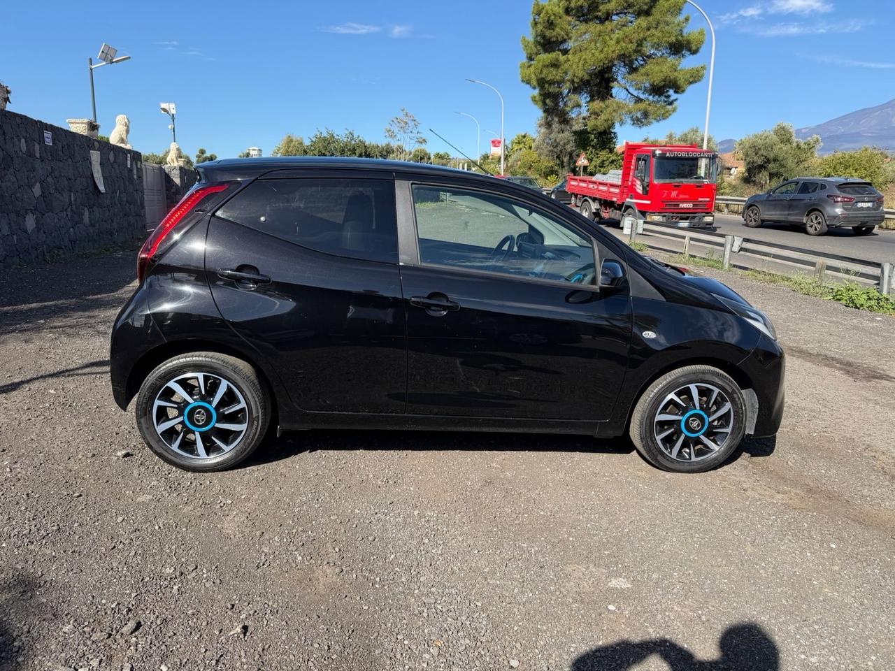 Toyota Aygo 1.0 VVT-i 72 CV 5 porte x-clusiv