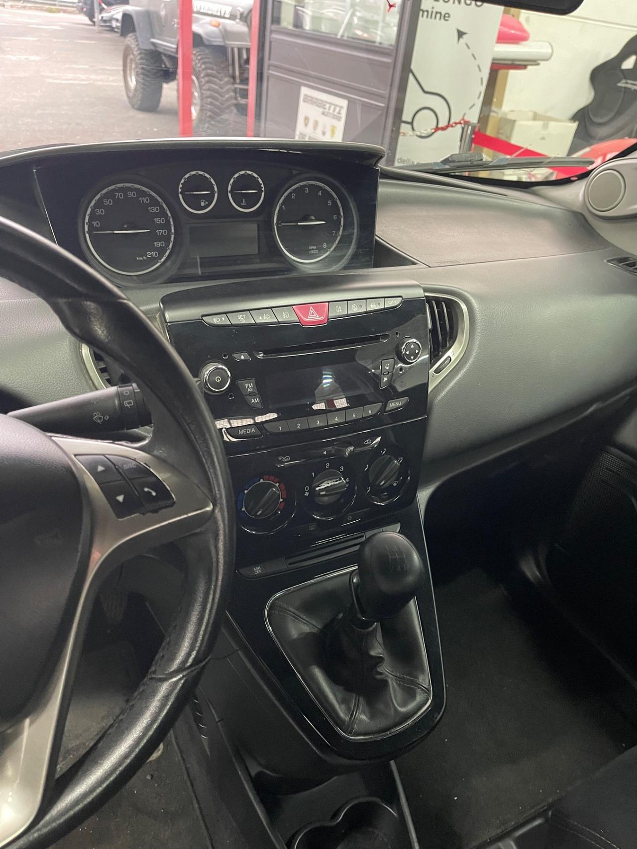 Lancia Ypsilon 1.2 Neopatentati PERMUTE RATE