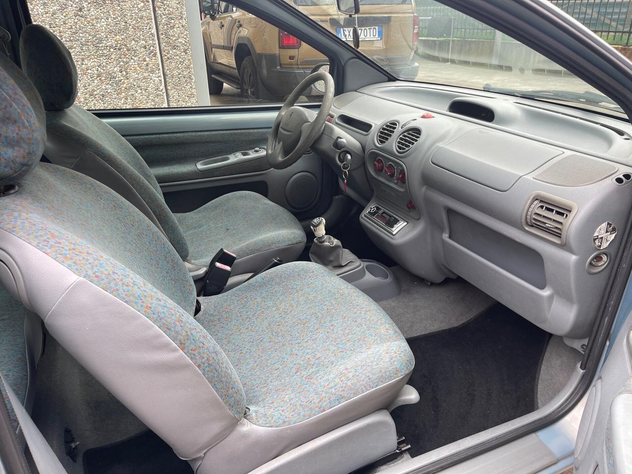 Renault Twingo 1.2i benzina neopatentati