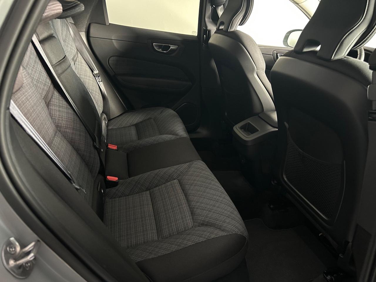 Volvo XC60 B5 AWD Hibrid automatico Core