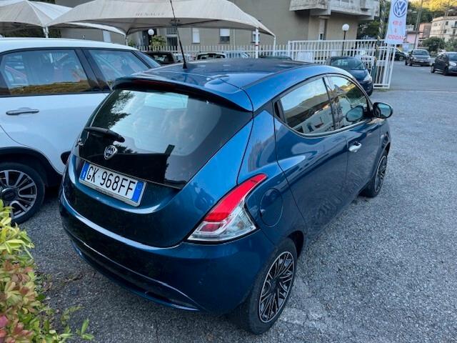 Lancia Ypsilon 1.0 FireFly 5 porte S&S Hybrid Gold Plus