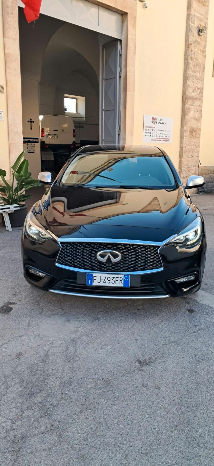 Infiniti Q30 1.5 diesel DCT Business Executive