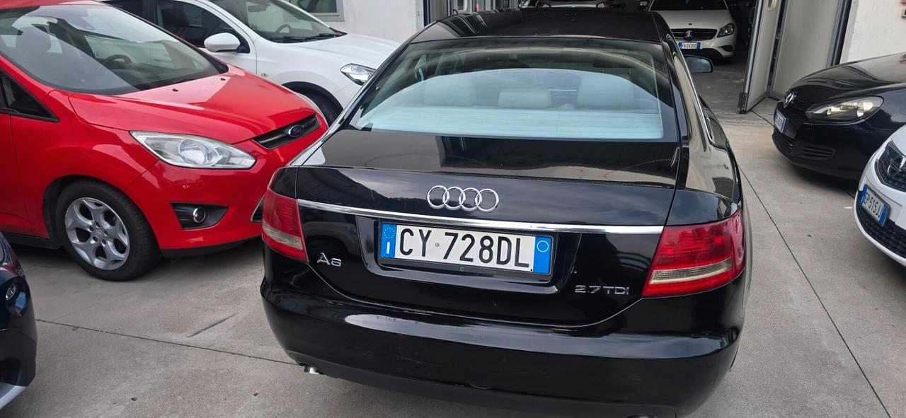 Audi A6 2.7 V6 TDI cambiò manuale berlina nera