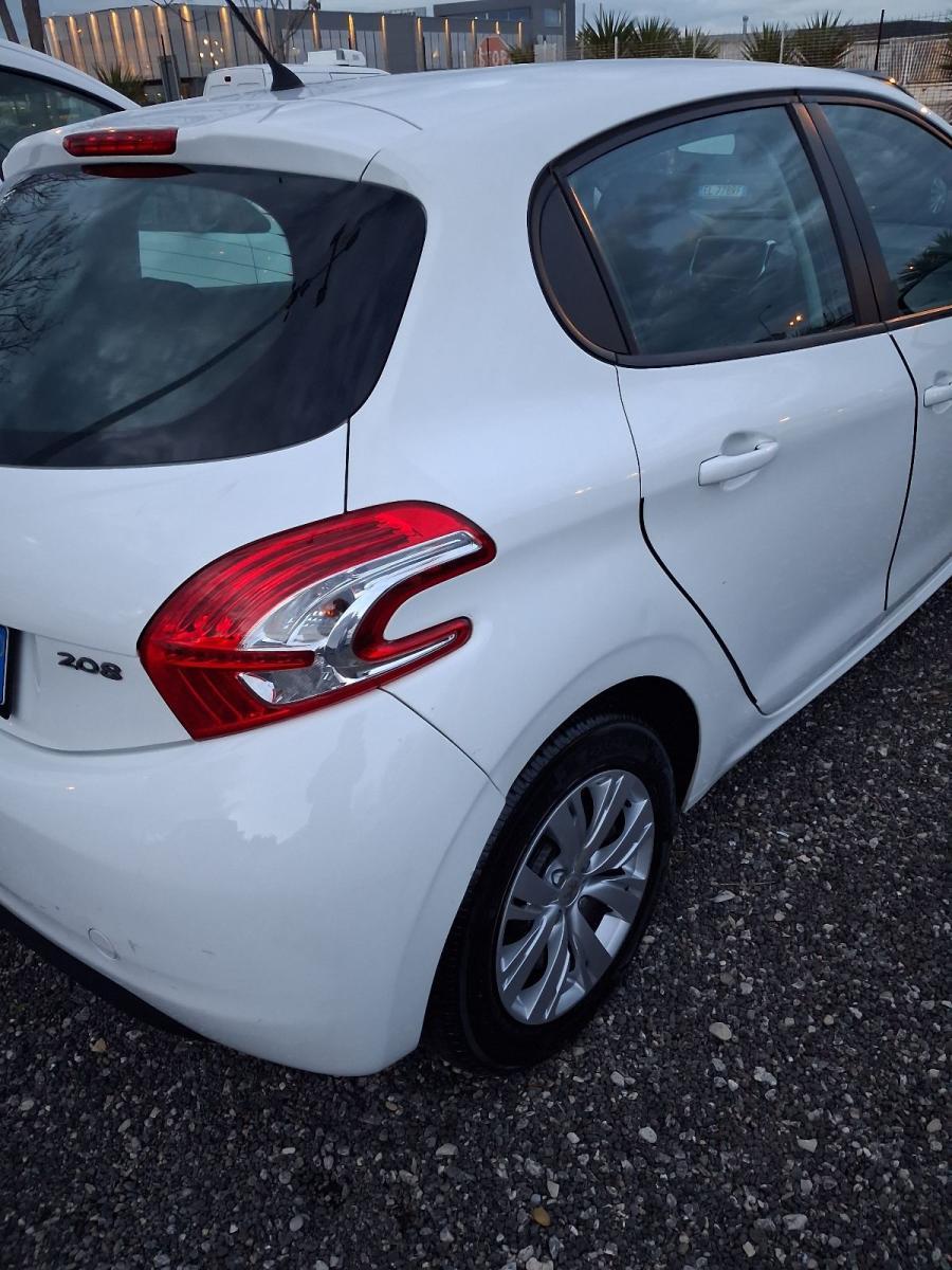 PEUGEOT - 208 - 1.4 HDi 68 CV 5p. Allure