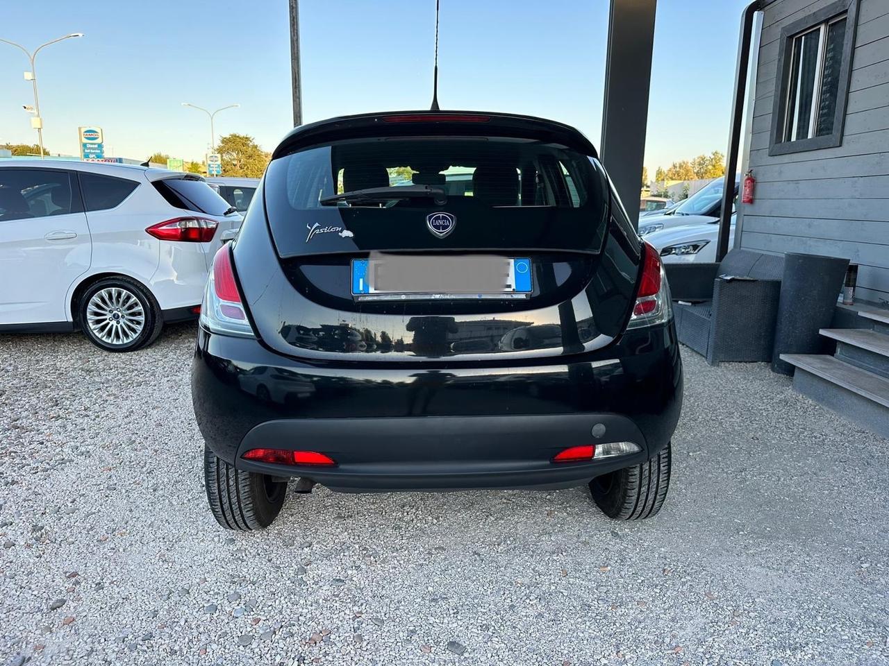 Lancia Ypsilon 0.9 TwinAir 85 CV 5 porte Metano Ecochic Elefantino