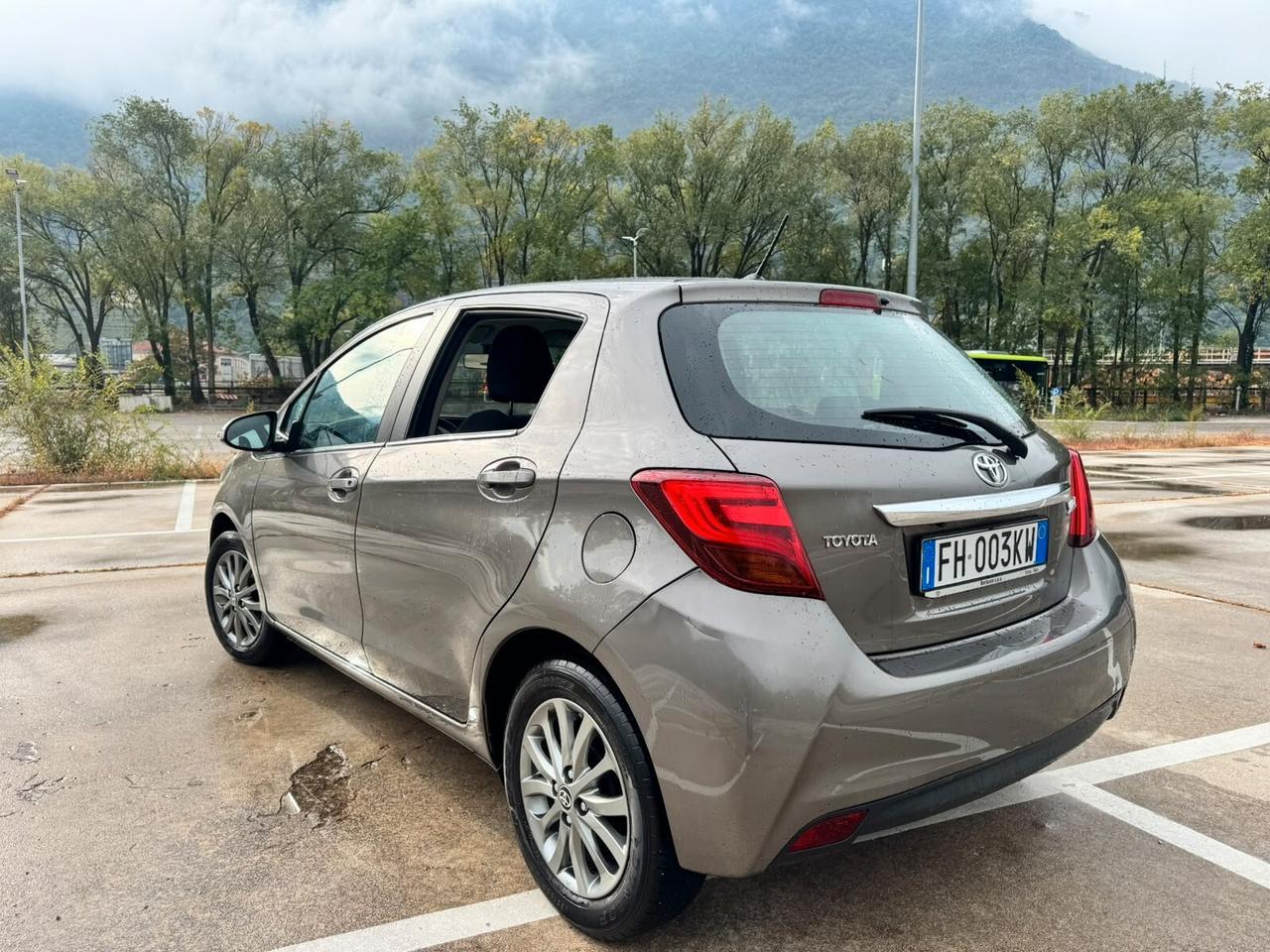 Toyota Yaris 1.0 5 porte