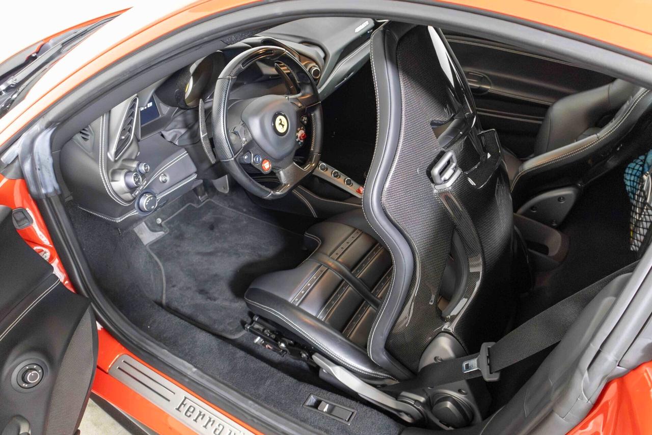 Ferrari 488 GTB V8 NOLEGGIO LUNGO TERMINE - LEASING FULL INCLUSIVE