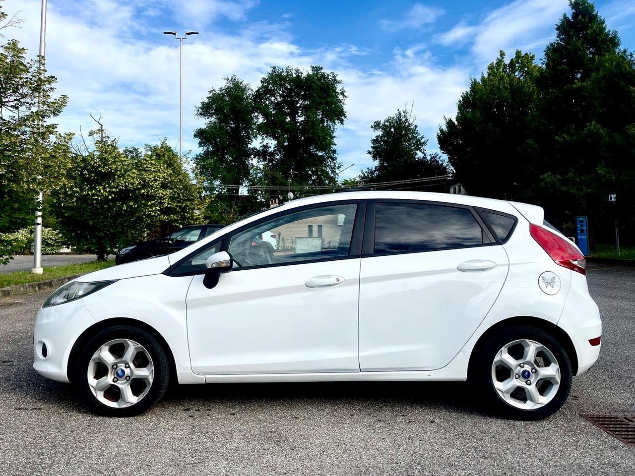 Ford Fiesta 1.4 TDCi 70CV 5 porte Titanium
