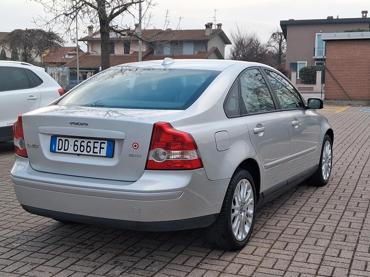 Volvo S40 2.0 D cat Summum NEOPATENTATI..CELL 320 147 1147 WUATSAPP