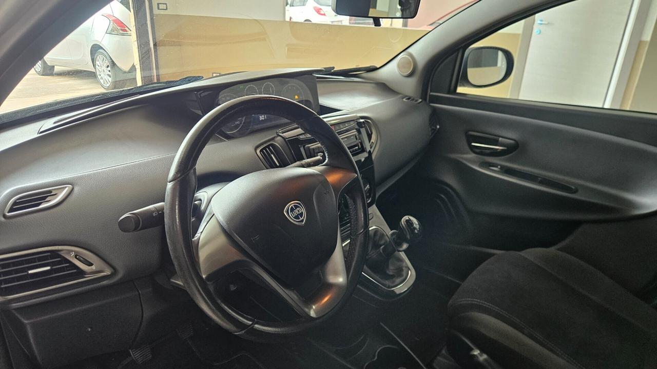 Lancia Ypsilon 1.2 69 CV 5 porte S&S Platinum
