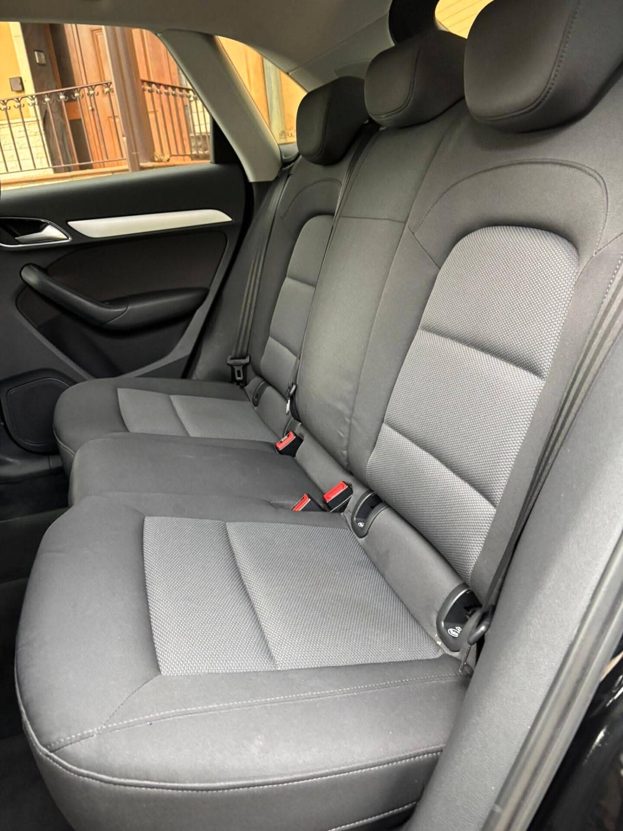 Audi Q3 2.0 TDI 150 CV Sport//.