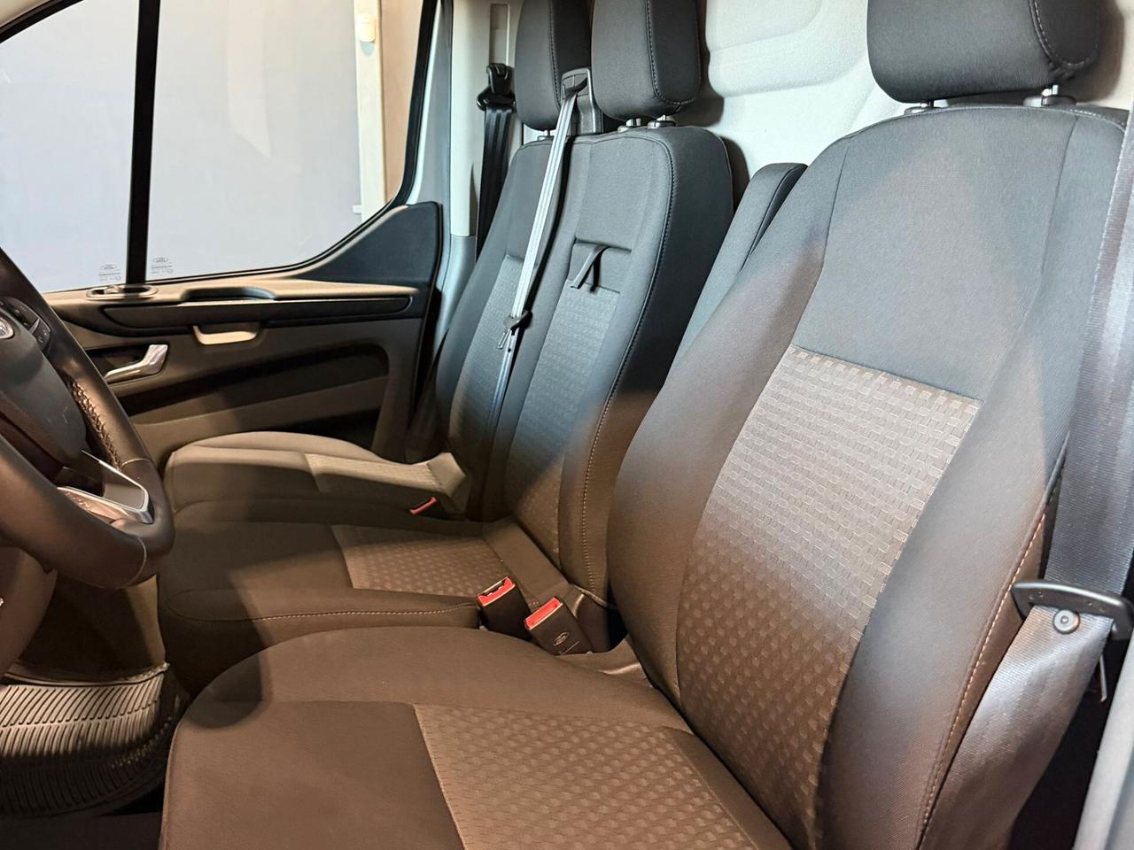 FORD TRANSIT CUSTOM 2.0 L1H1 FURG AUTOMATICO