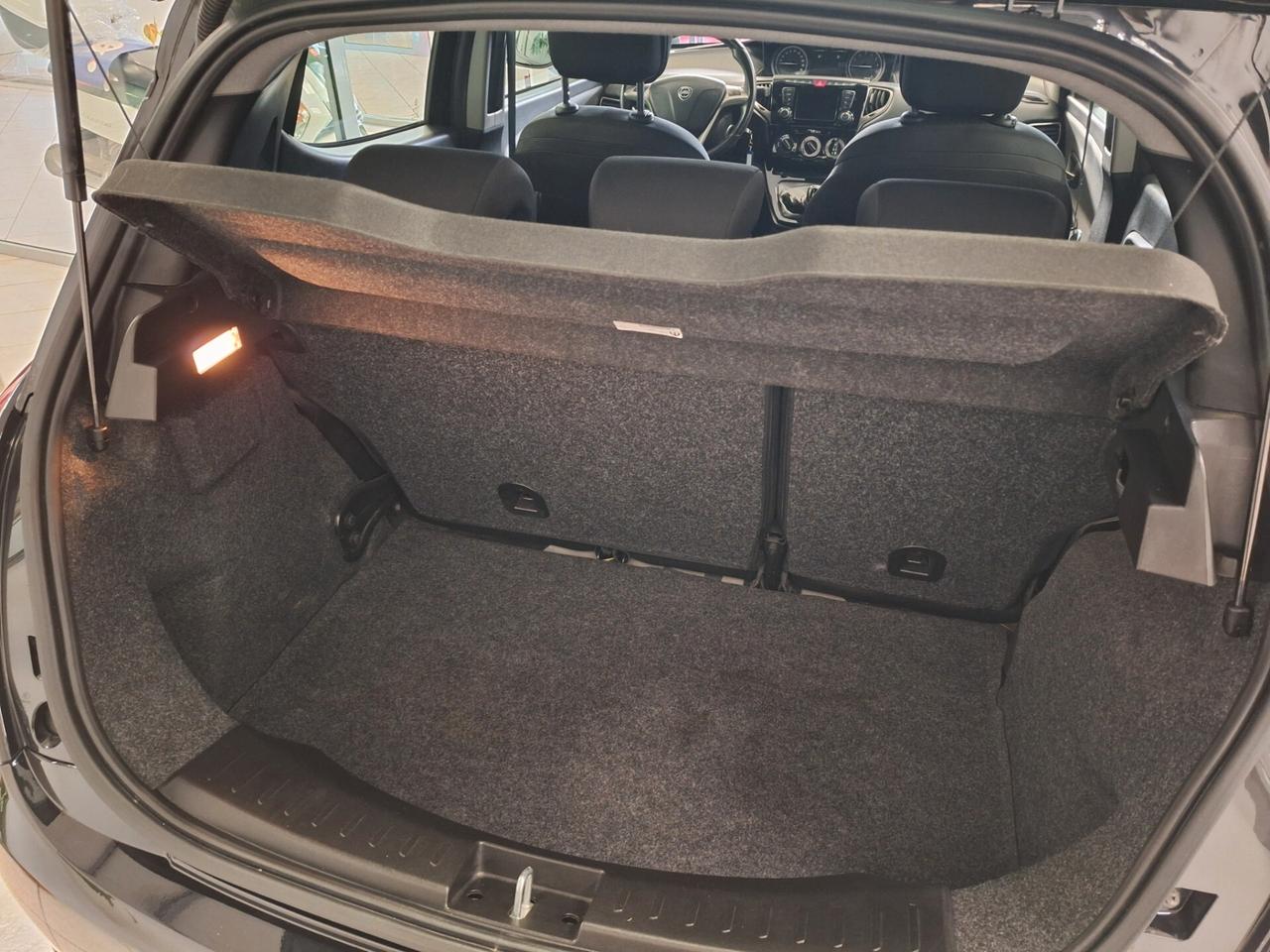 Lancia Ypsilon 1.0 FireFly 5 porte S&S Hybrid Maryne