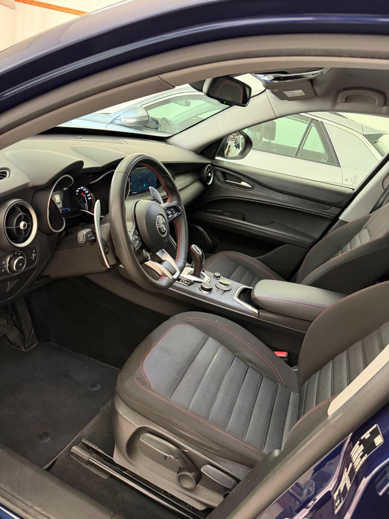 Alfa Romeo Stelvio Rosso edizione