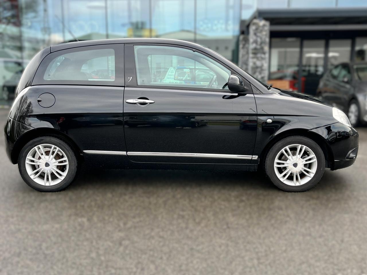 Lancia Ypsilon 1.2 69 CV Platino