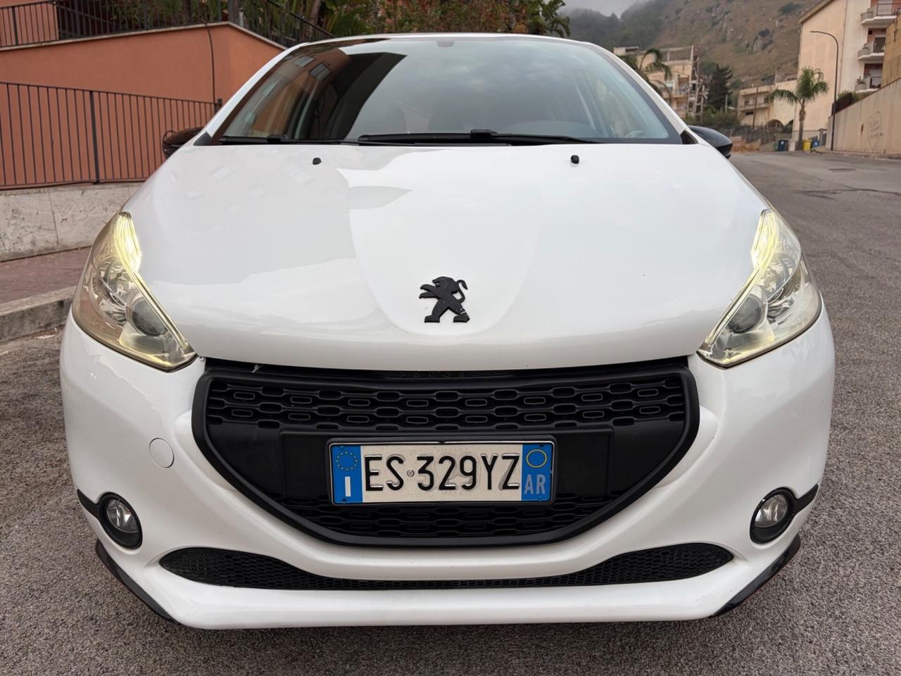 Peugeot 208 1.4 HDi 68 CV strafull