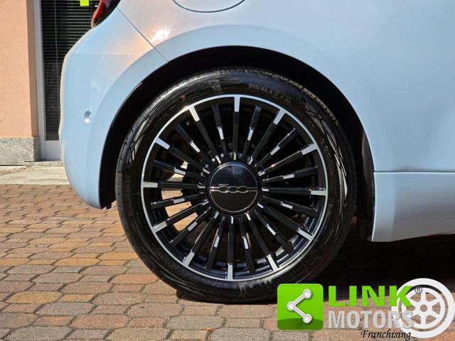 FIAT 500e 42 kWh 118 CV La Prima