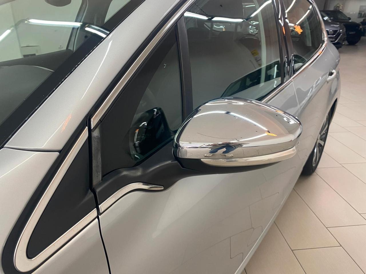 Peugeot 208 BlueHDi 100 5 porte Allure