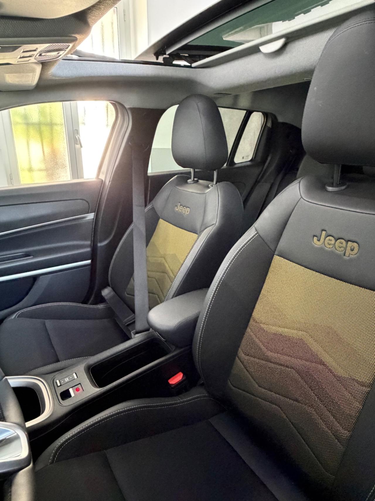 Jeep Avenger 1.2 Turbo 100 CV MHEV Summit