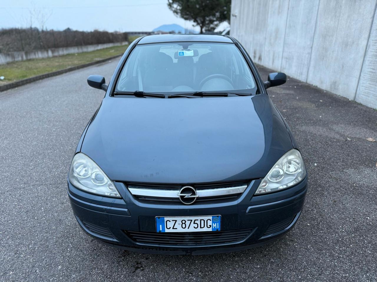 Opel Corsa 1.2i 16V 80CV NEOPATENTATI