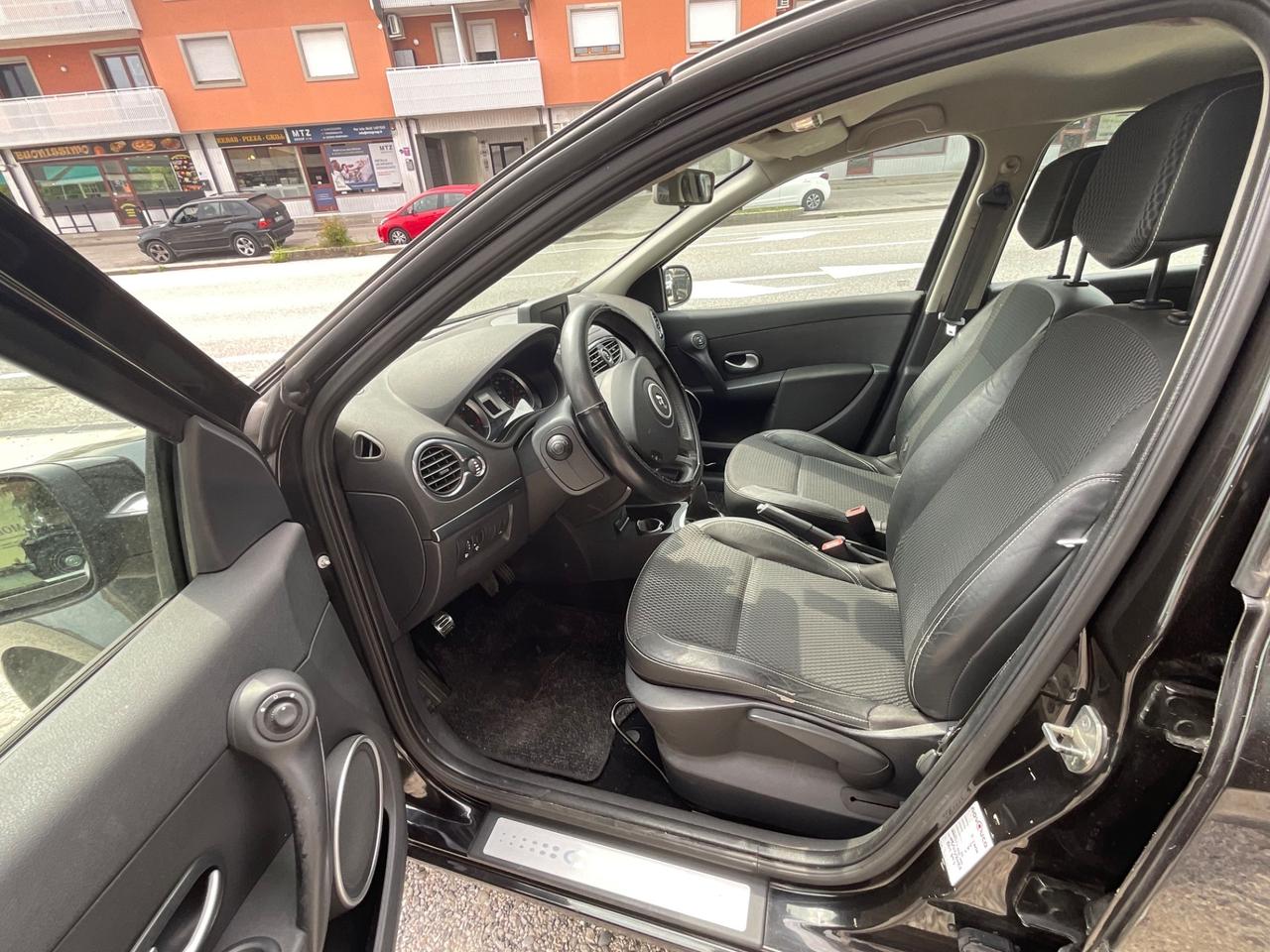 Renault Clio 1.2 16V SporTour Luxe