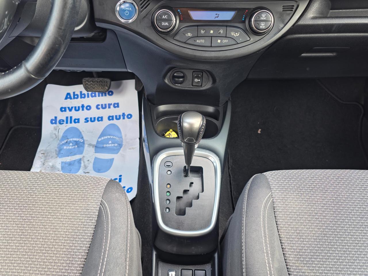 Toyota Yaris 1.5 Hybrid 5 porte Active 2015-E6B Automatico NEO