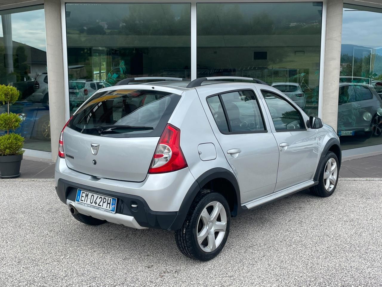 Dacia Sandero Stepway 1.6 8V 85CV "BENZ-GPL"