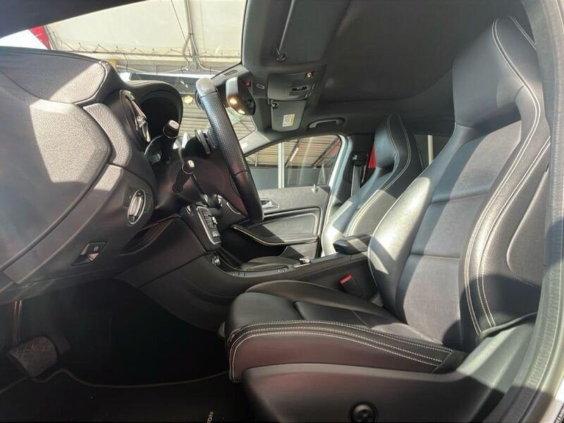 Mercedes-Benz GLA 200 d Automatic Premium