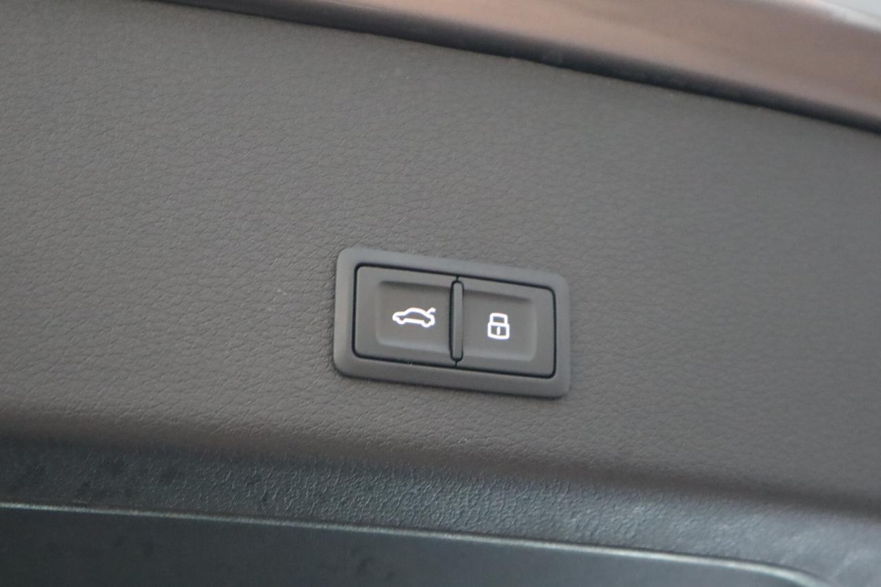 Audi e-tron Etron 55 QUATTRO S-LINE BLACKLINE MATRIX 360° 21"