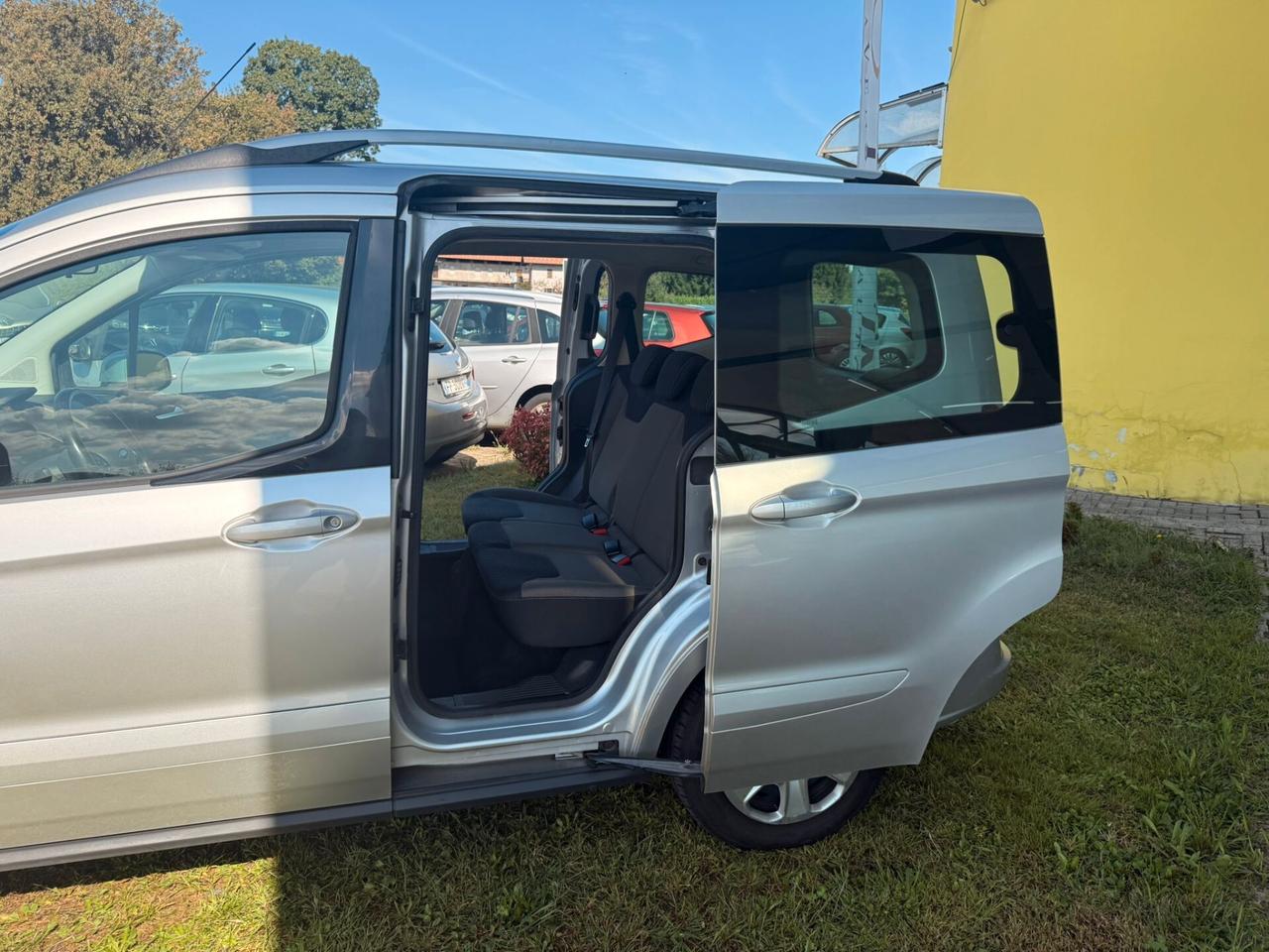 Ford Tourneo Courier 1.5 TDCI 75 CV Titanium