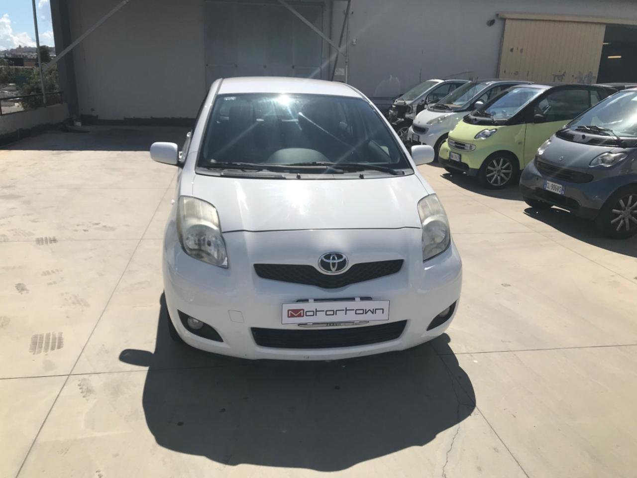 TOYOTA Yaris 2ª serie - 2011 1.3 Bz 5 Porte Sol