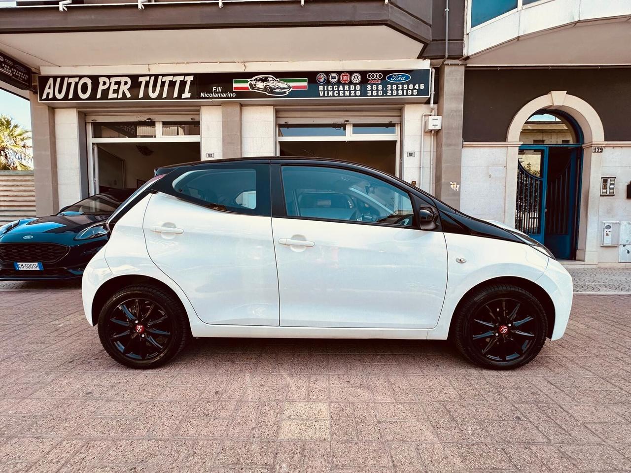 Toyota Aygo 5 porte CAMBIO AUTOMATICO