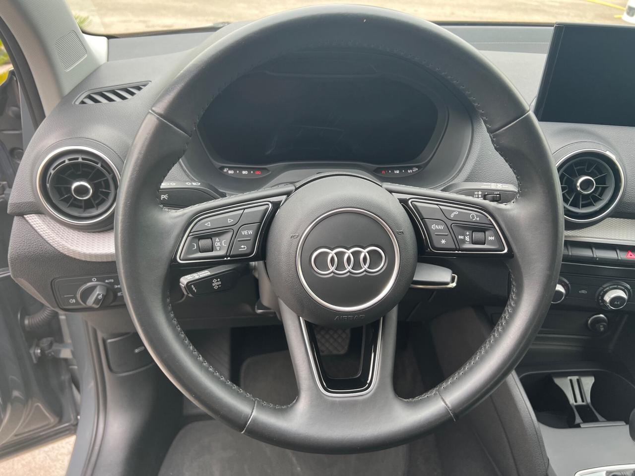 Audi Q2 40 TFSI quattro S tronic Business