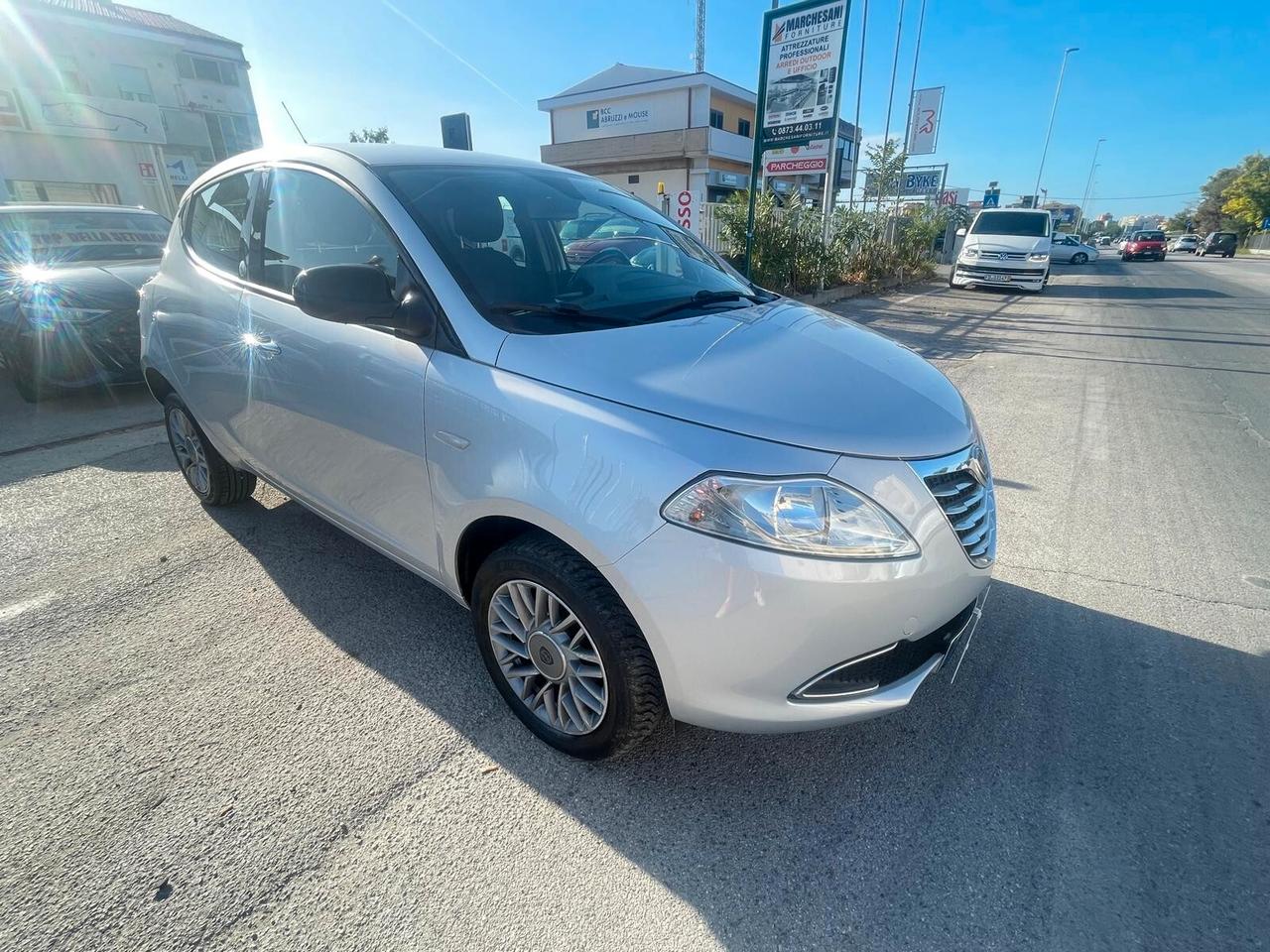 Lancia Ypsilon 0.9 TwinAir 85 CV 5 porte Metano Ecochic Gold