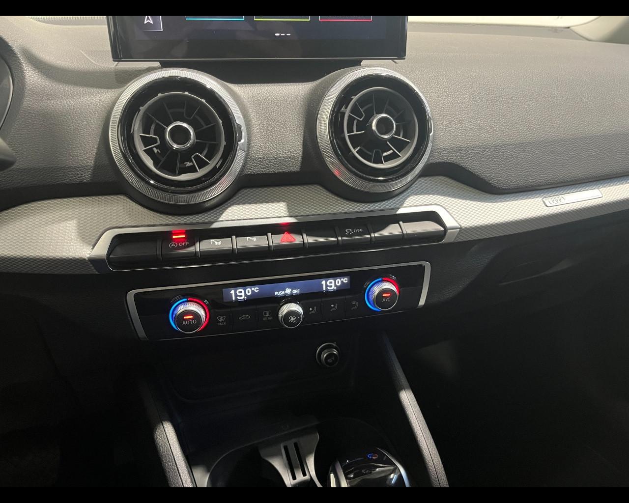 AUDI Q2 35 TFSI S-TRONIC S-LINE EDITION