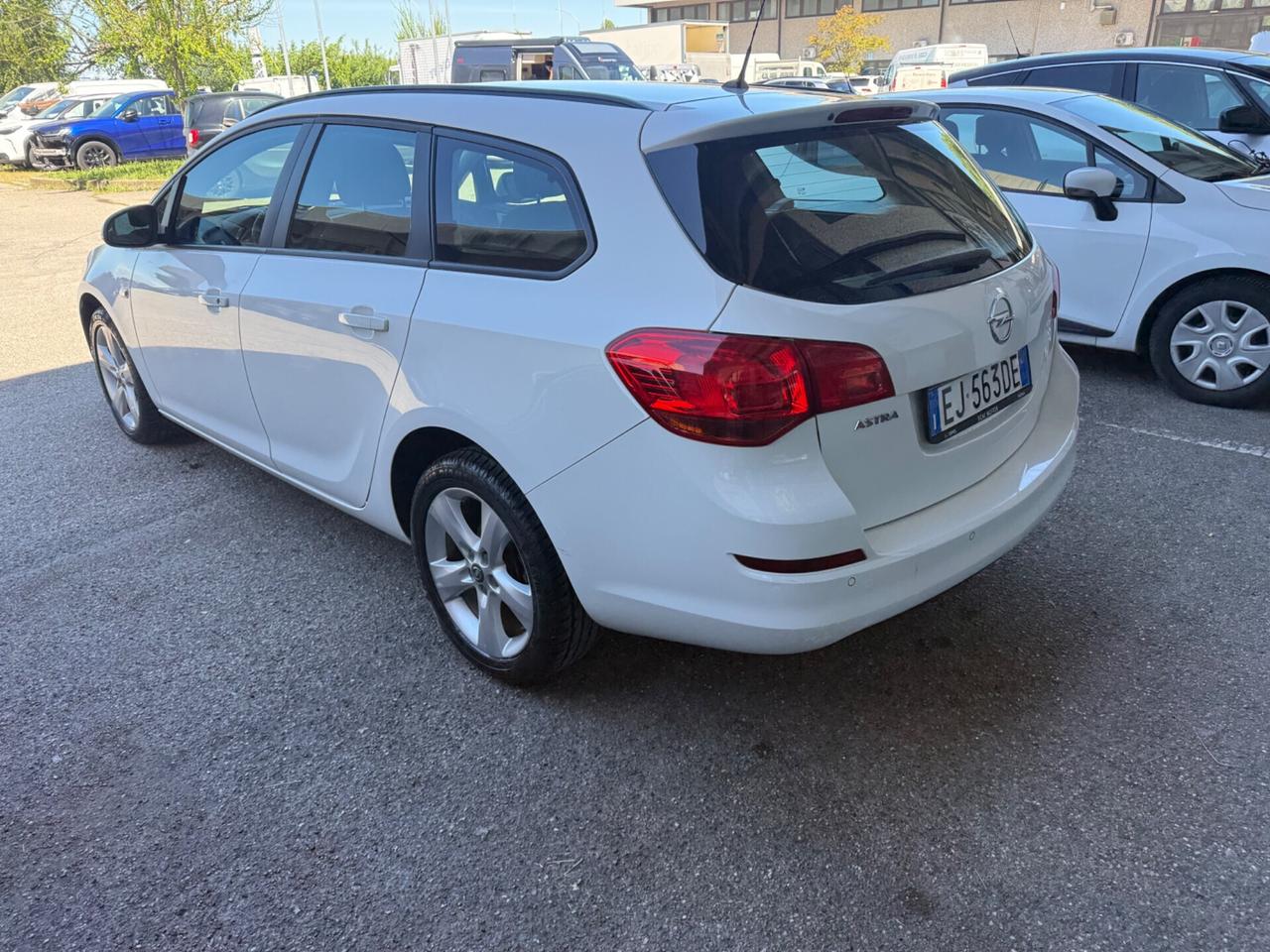 Opel Astra 1.6 115CV Sports Tourer Cosmo