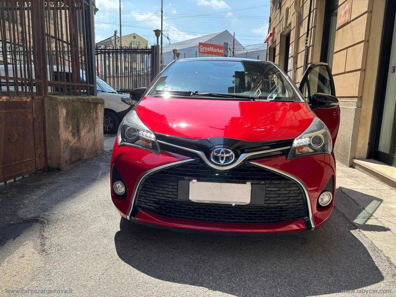TOYOTA Yaris 1.5 Hybrid 5p. Trend Red Edition