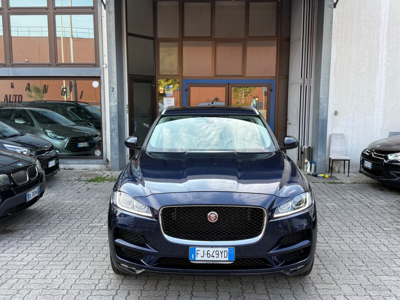 Jaguar F-Pace TURBO NUOVO 4x4 2.0 D 180 CV aut. Portfolio