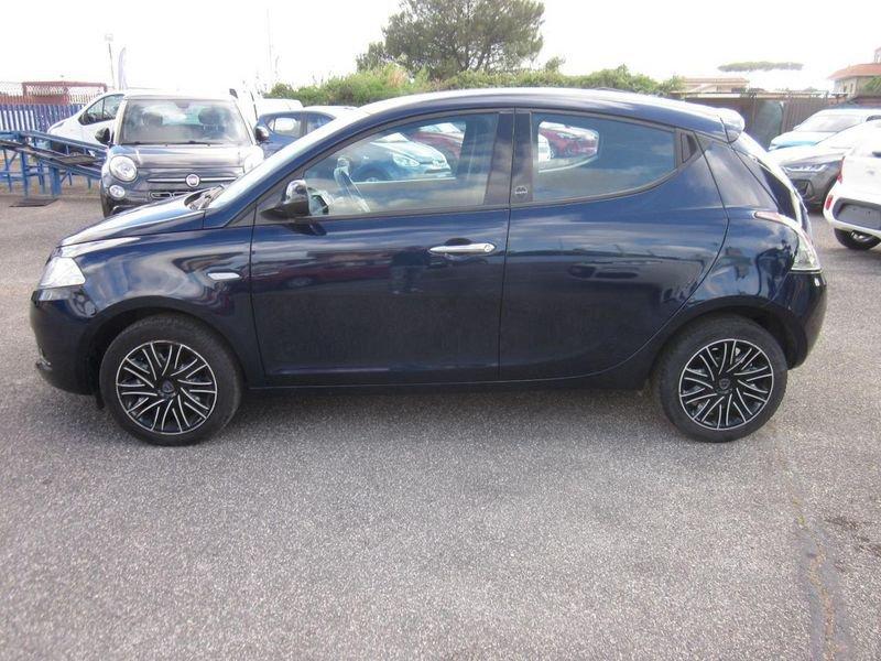 Lancia Ypsilon 1.0 FireFly 5 porte S&S Hybrid Ecochic Gold