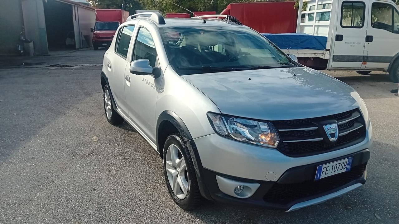 Dacia sandero stepway-1.5 dci- camb/aut-2016