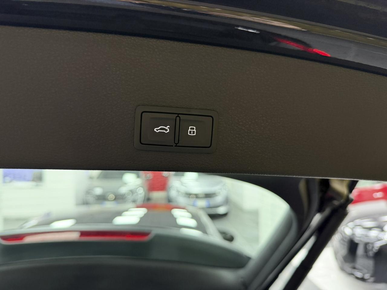 Audi Q2 35 TDI S-LINE S tronic Identity Black