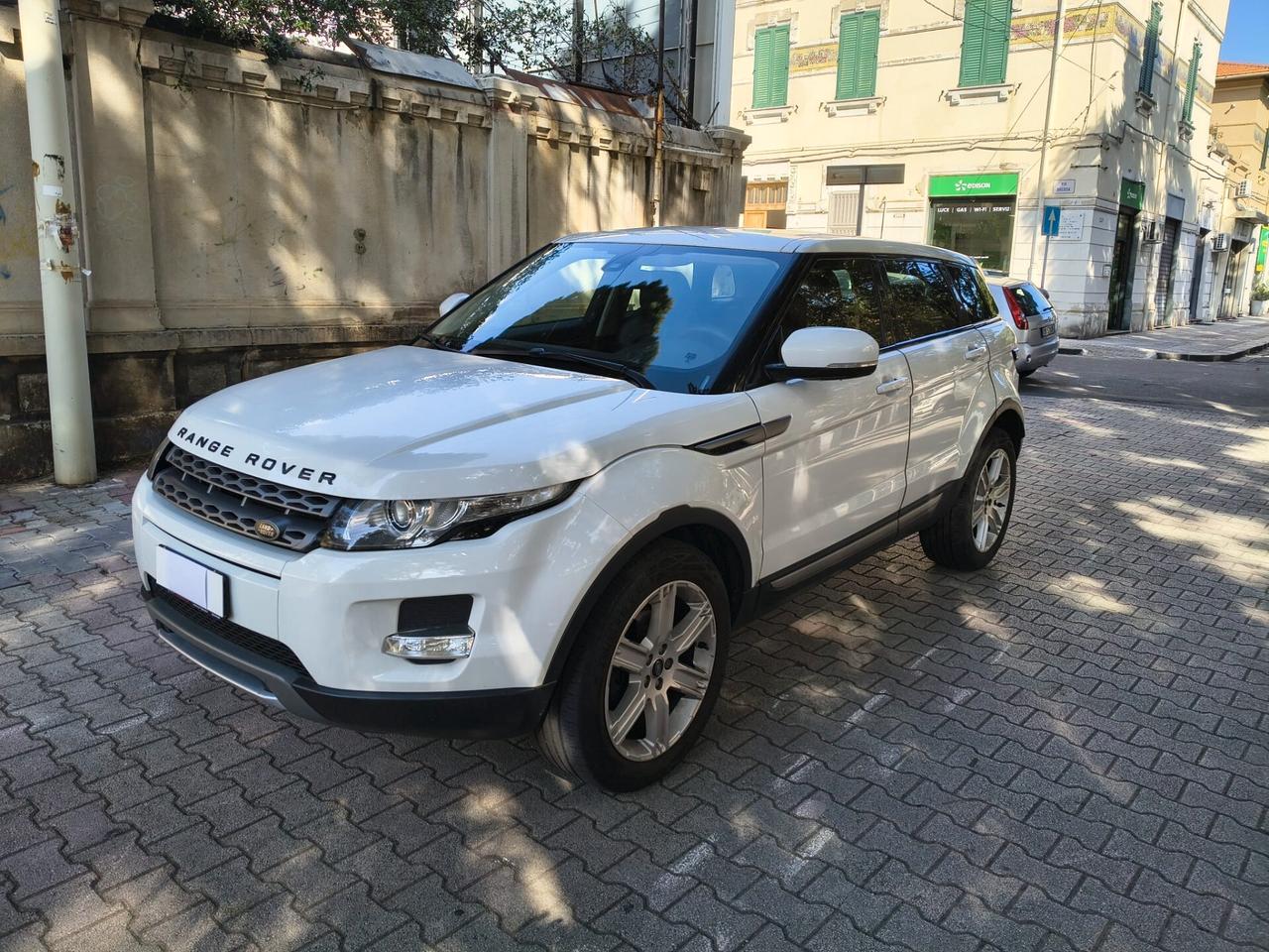 Land Rover Range Evoque 2.2 TD4 5p. Pure