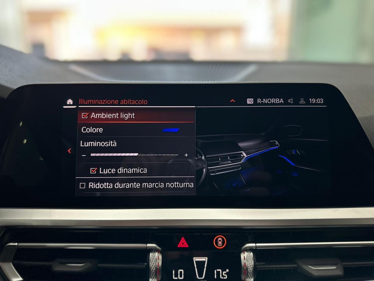 BMW 318 d 48V Touring Sport LED AMBIENT