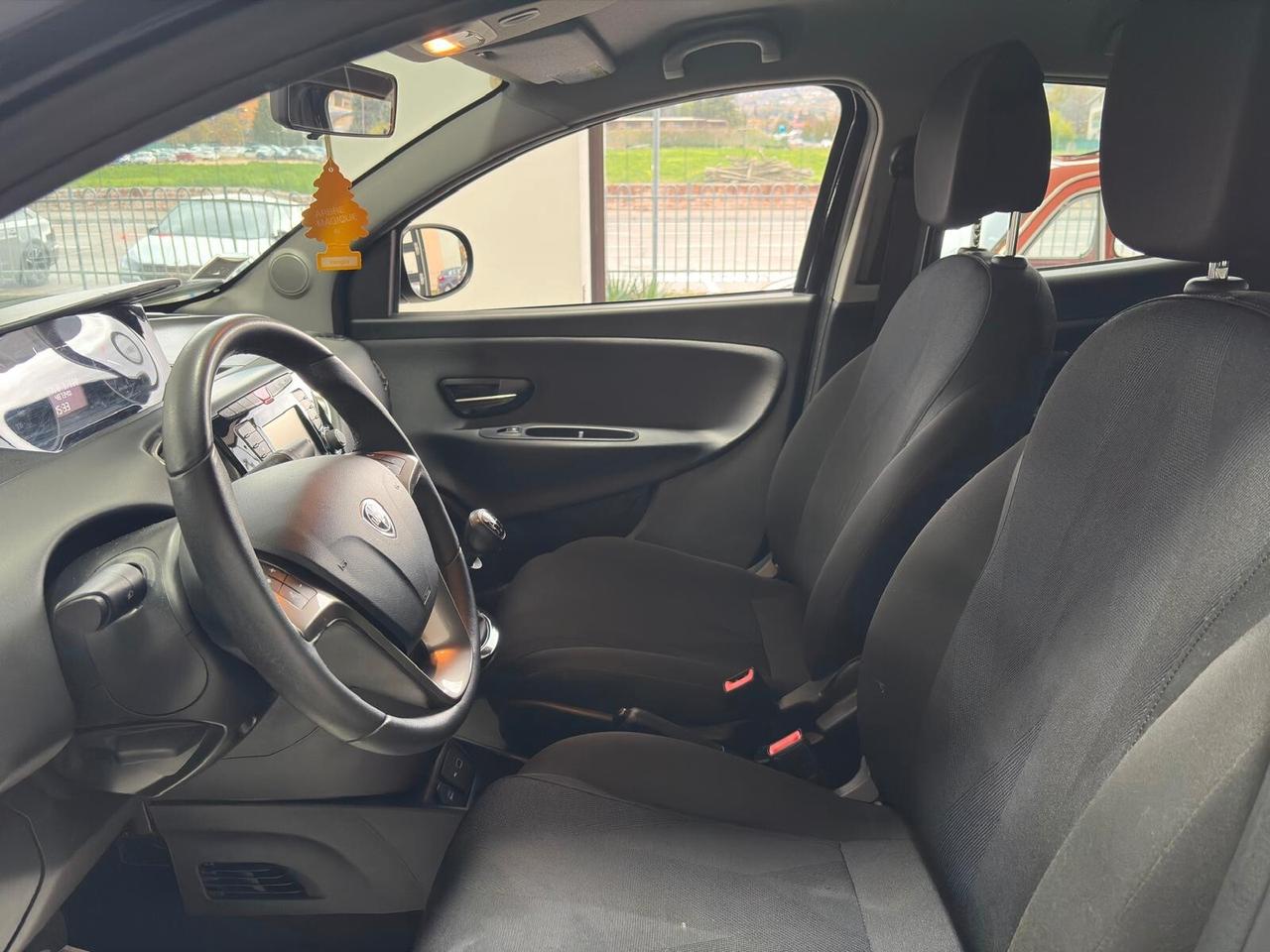 Lancia Ypsilon 1.2 BENZINA 69CV