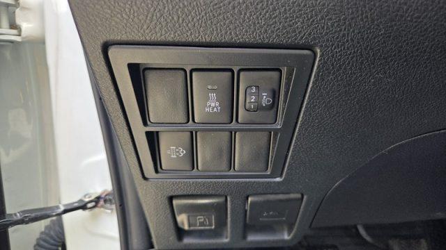 TOYOTA Hilux 2.4 D-4D 4WD 4 porte Double Cab Comfort PERMUTE