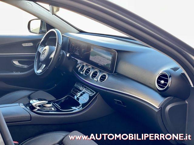 MERCEDES-BENZ E 220 d Sport (Virtual/Navi/Retro/LED)