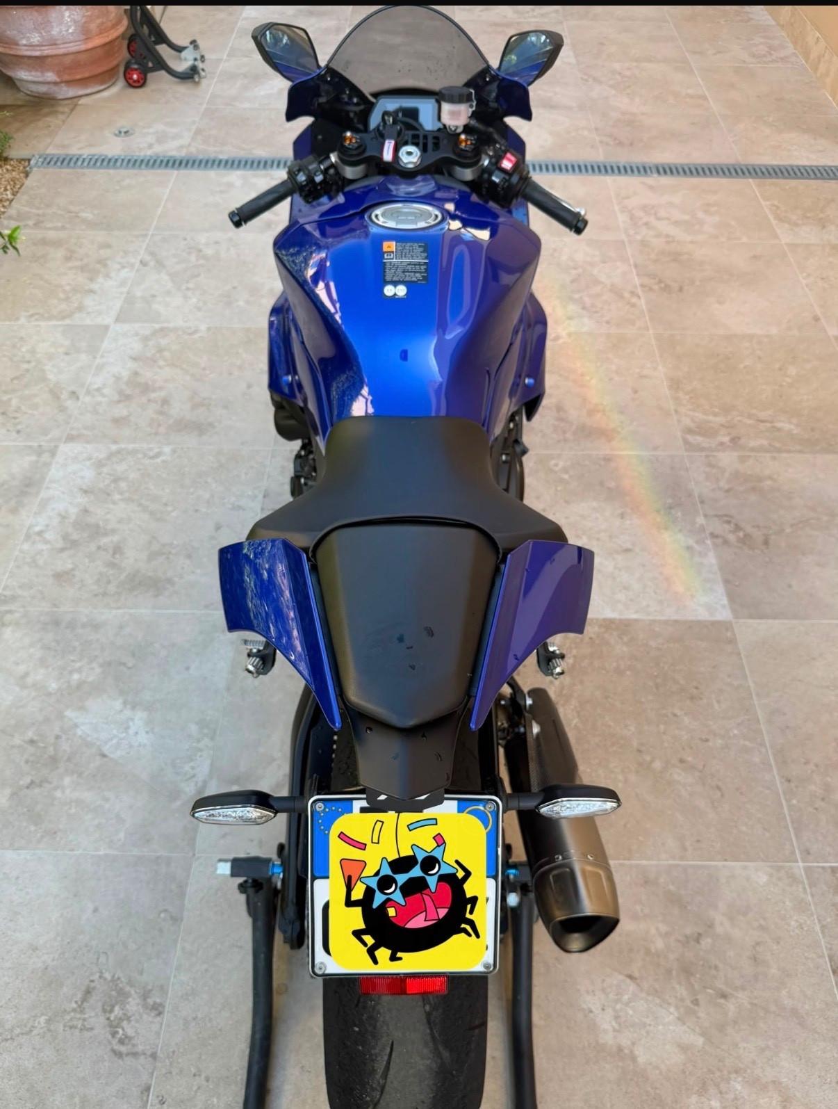 Yamaha YZF R1