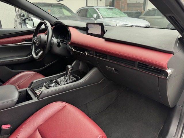 MAZDA 3 2.0L Skyactiv-X M-Hybrid Exclusive