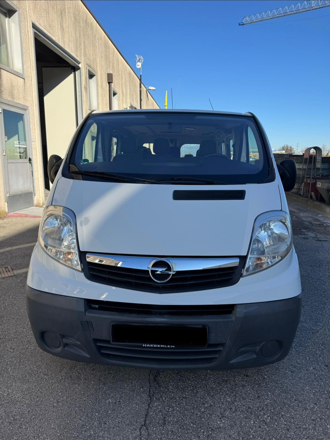Opel Vivaro 9 posti