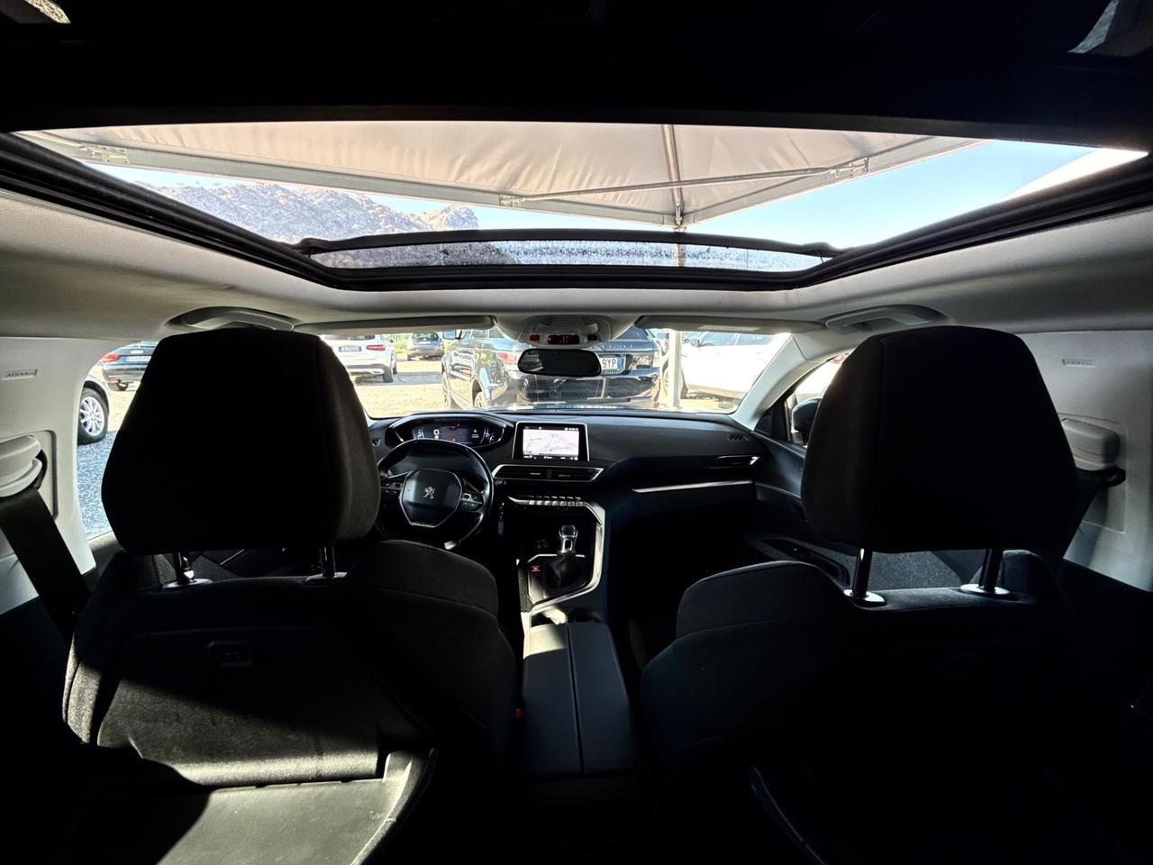 PEUGEOT 5008DIESEL 7 POSTI*TETTO*CERCHI18*NAVI*TAGLPEUGEOT